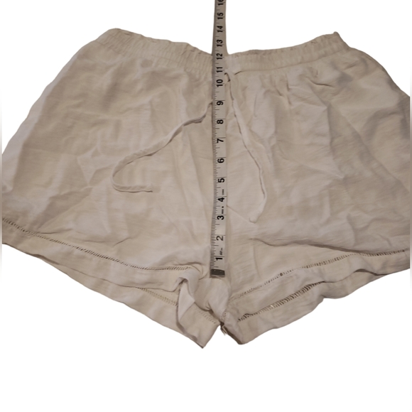 Princess Polly Women's Size 8 White Linen Shorts - Picture 4 of 6